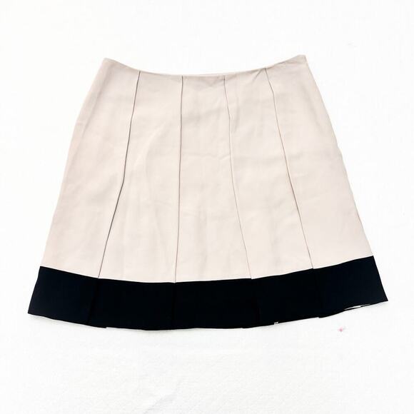 DVF Emme Soft Canvas Cream Black Pleated Silk Mini Skirt Size 4 MINT - Picture 1 of 8